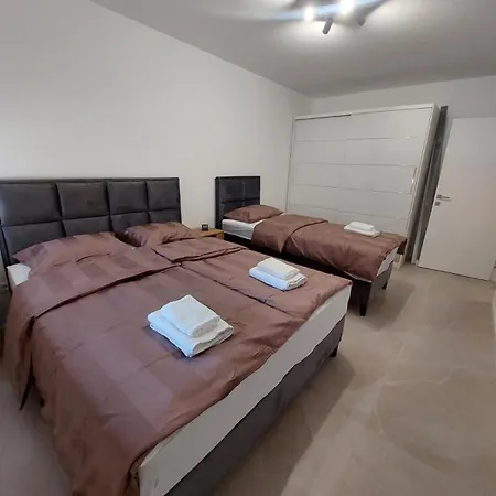 Brand New In The Center Apartament Nisz